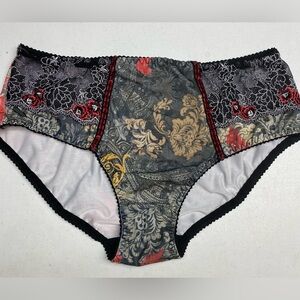 Kris Line Multi-colour Waist Panties, L